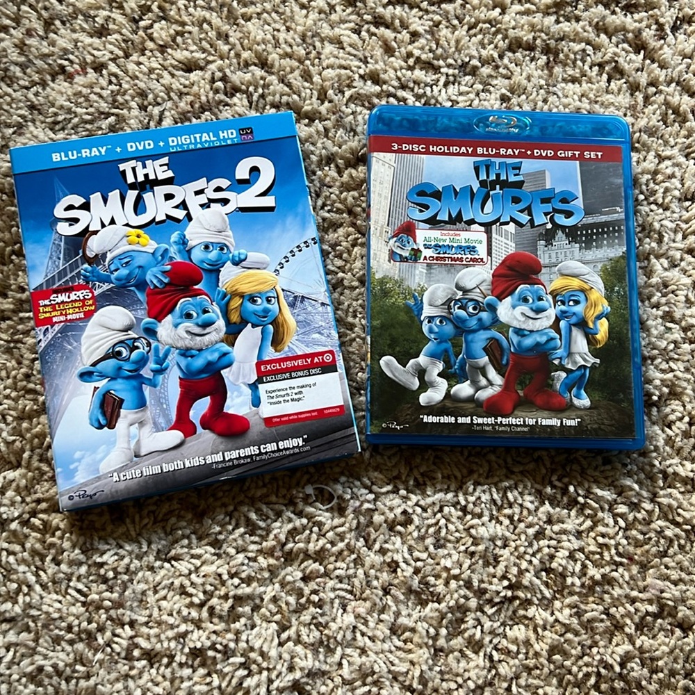 LIKE BRAND NEW The Smurfs/The Smurfs 2 Target Exclusive Blu-Ray Bundle!